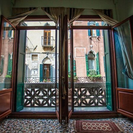 Youth Venice Palace Εξωτερικό φωτογραφία